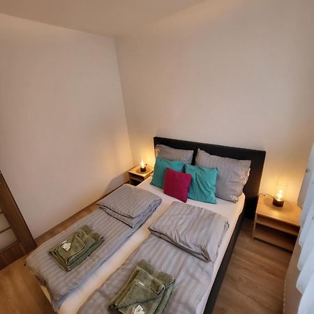 Triangol Apartman: Fuerdo, Belvaros, Egyetem Gyor Bagian luar foto