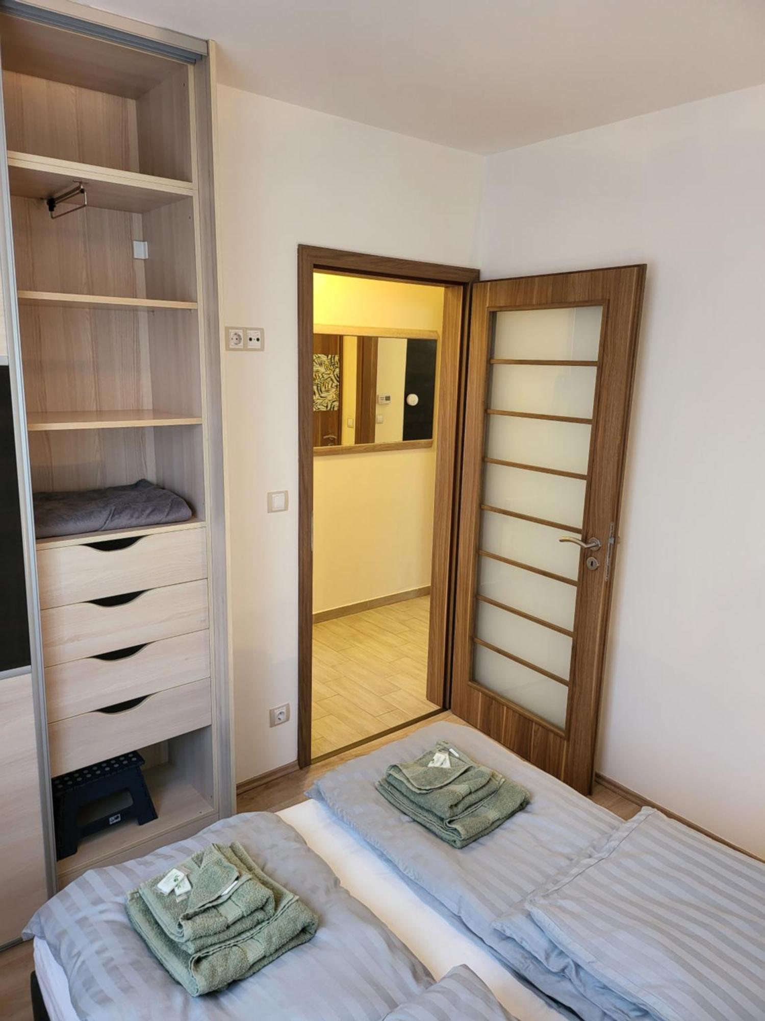 Triangol Apartman: Fuerdo, Belvaros, Egyetem Gyor Bagian luar foto