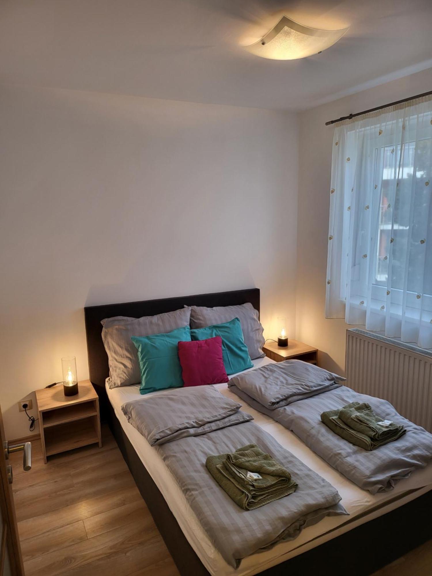 Triangol Apartman: Fuerdo, Belvaros, Egyetem Gyor Bagian luar foto