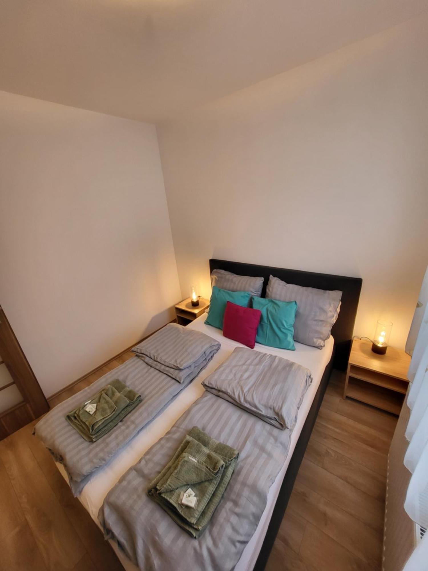 Triangol Apartman: Fuerdo, Belvaros, Egyetem Gyor Bagian luar foto