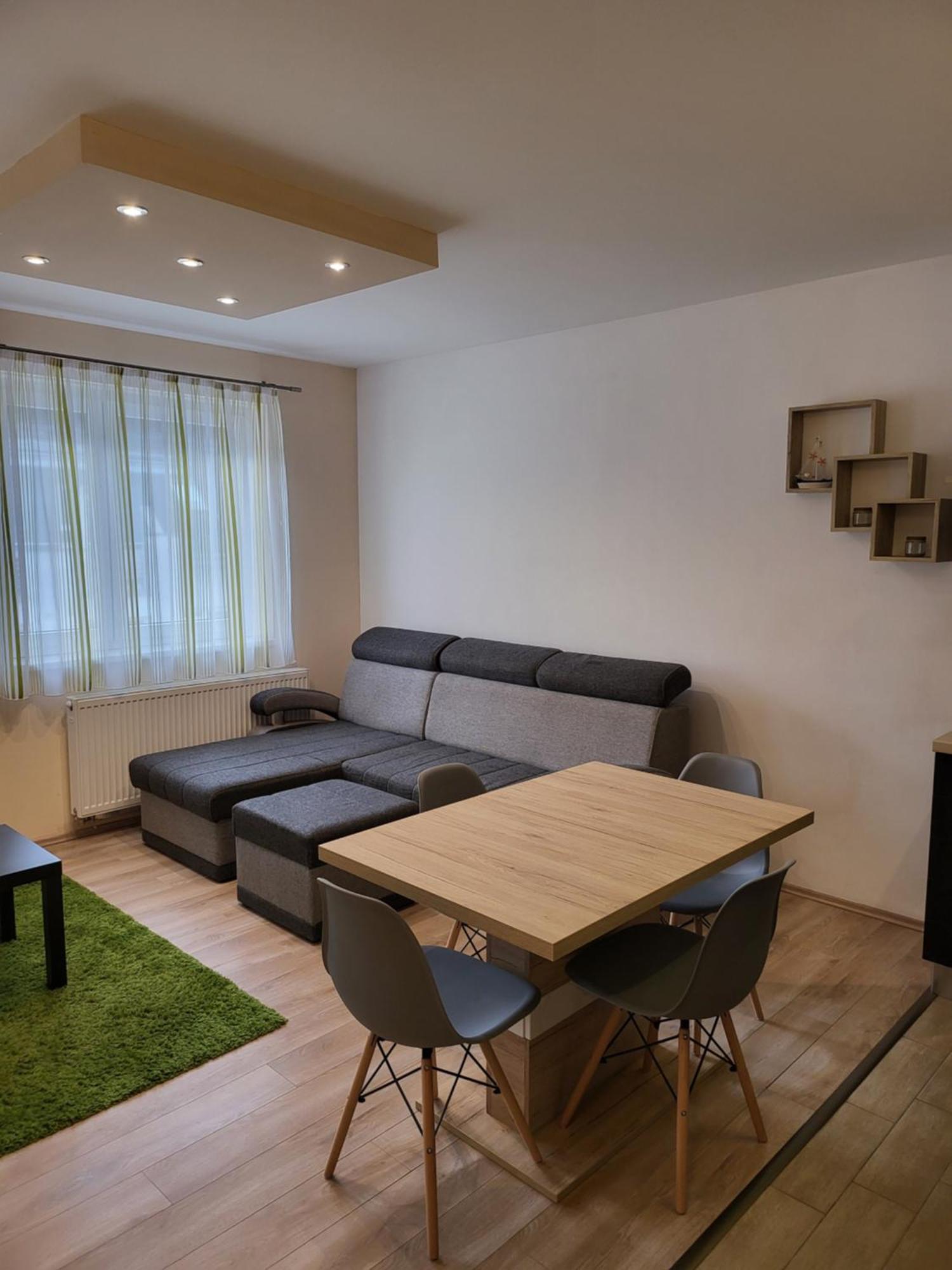 Triangol Apartman: Fuerdo, Belvaros, Egyetem Gyor Bagian luar foto