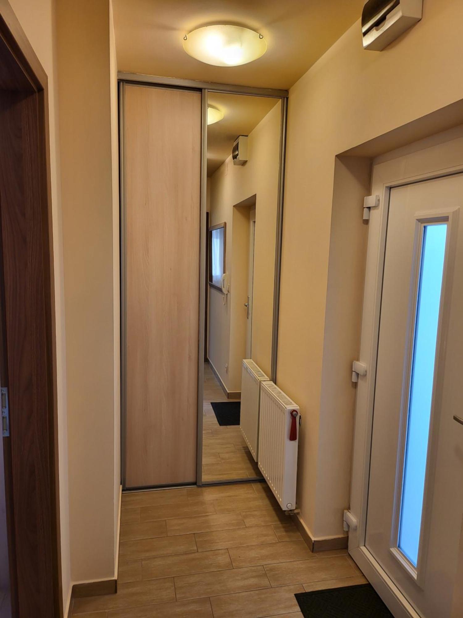 Triangol Apartman: Fuerdo, Belvaros, Egyetem Apartment Gyor Bagian luar foto